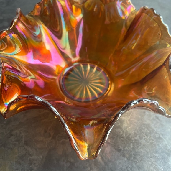 Carnival Glass 8 pointed bowl - Picture 7 of 17